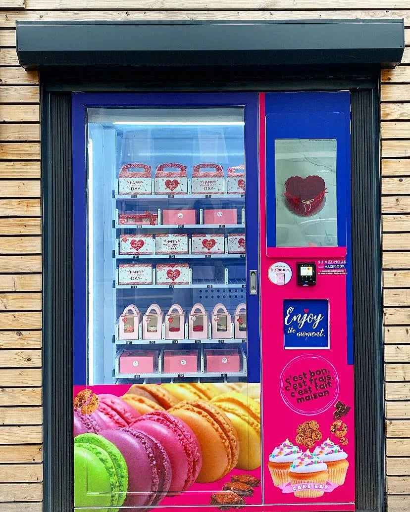 Weimi Macaroon vending machine in France